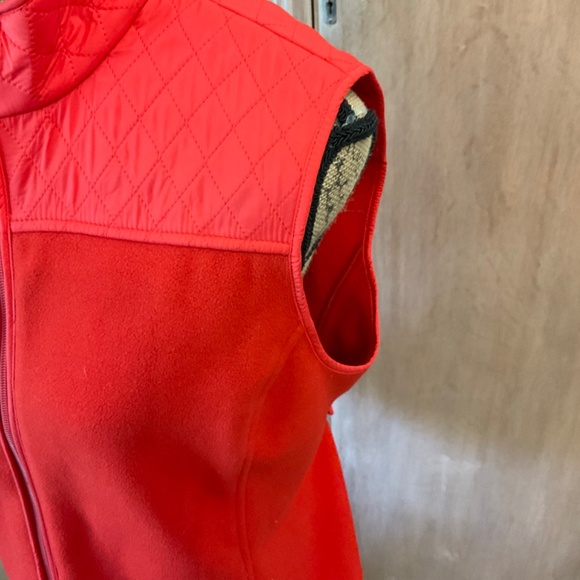 Talbots quilted red fleece jacket vest full zip athletic travel Holiday warm M - Picture 15 of 15